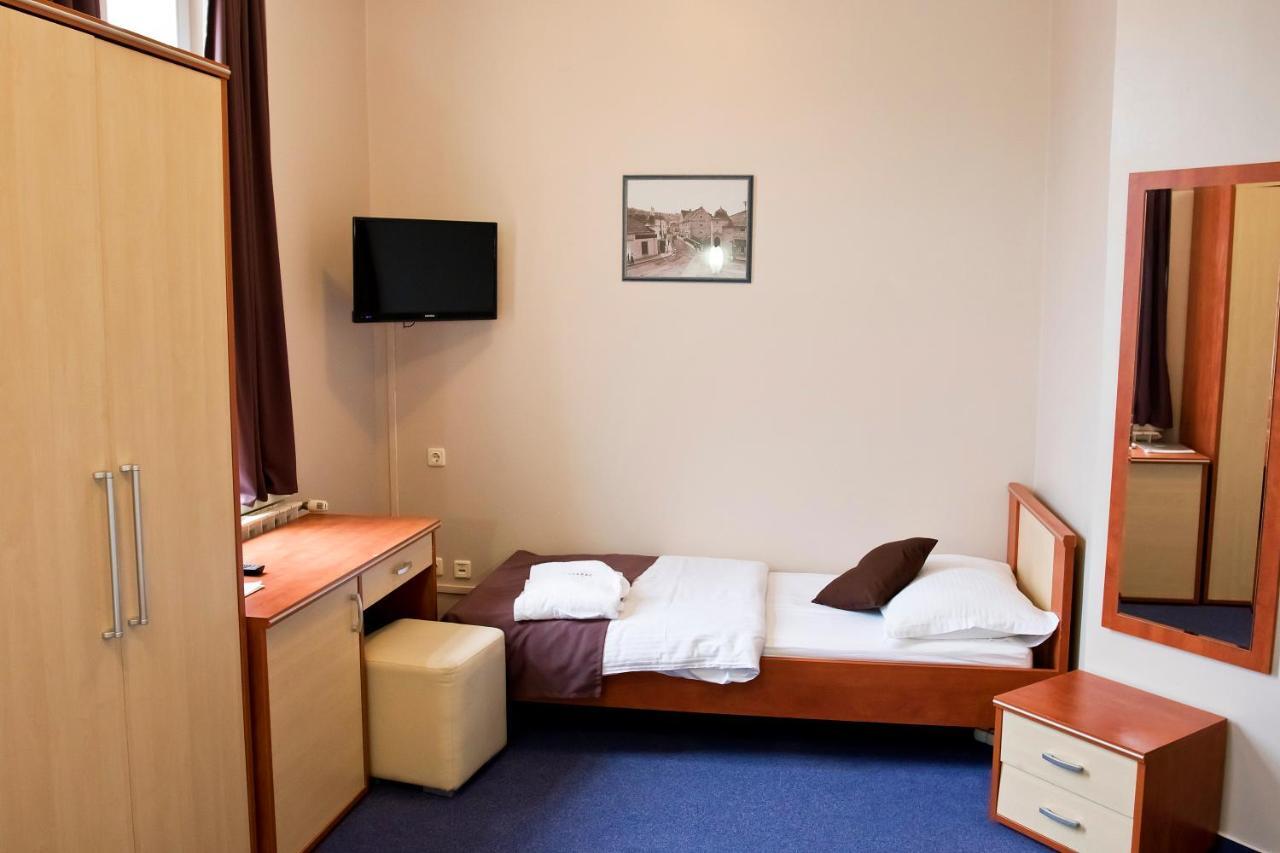 Hotel Pakrac Εξωτερικό φωτογραφία