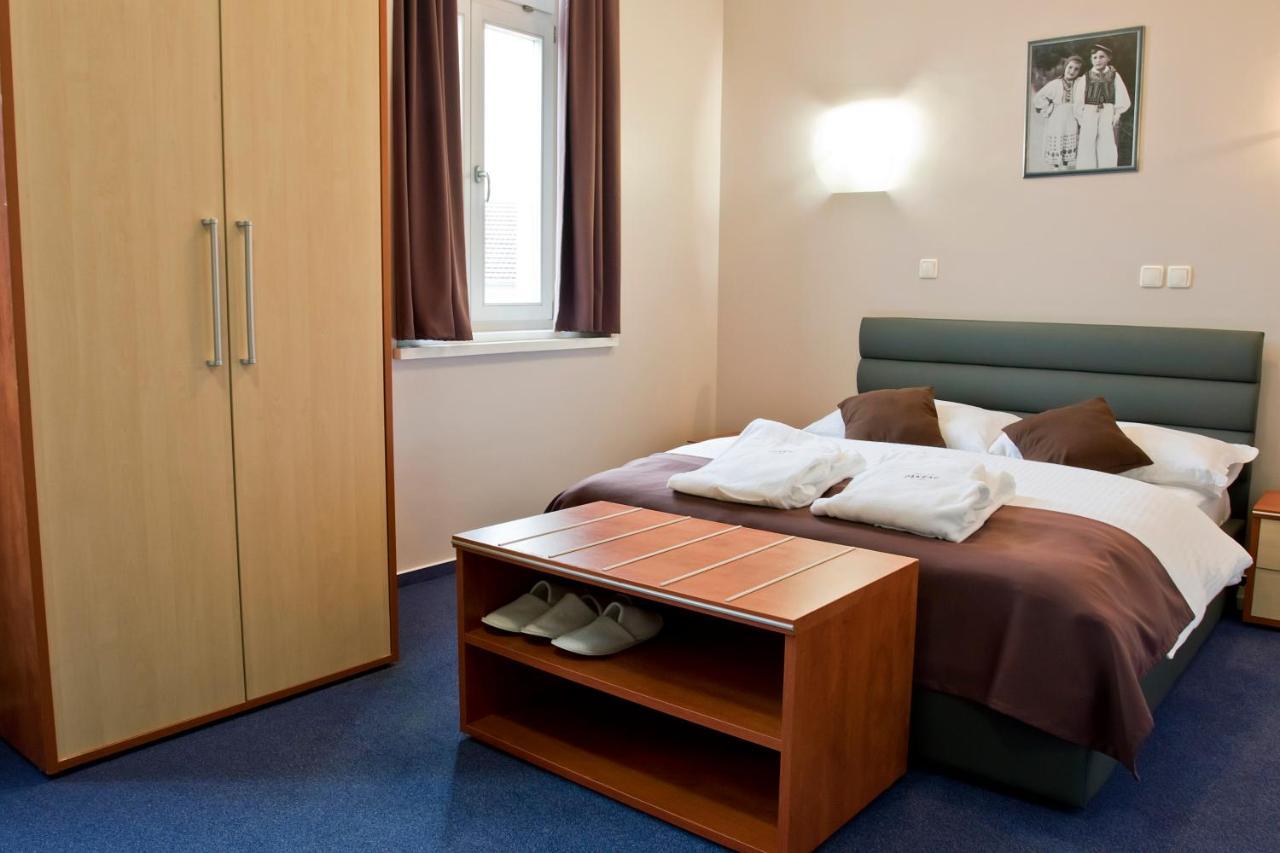 Hotel Pakrac Εξωτερικό φωτογραφία