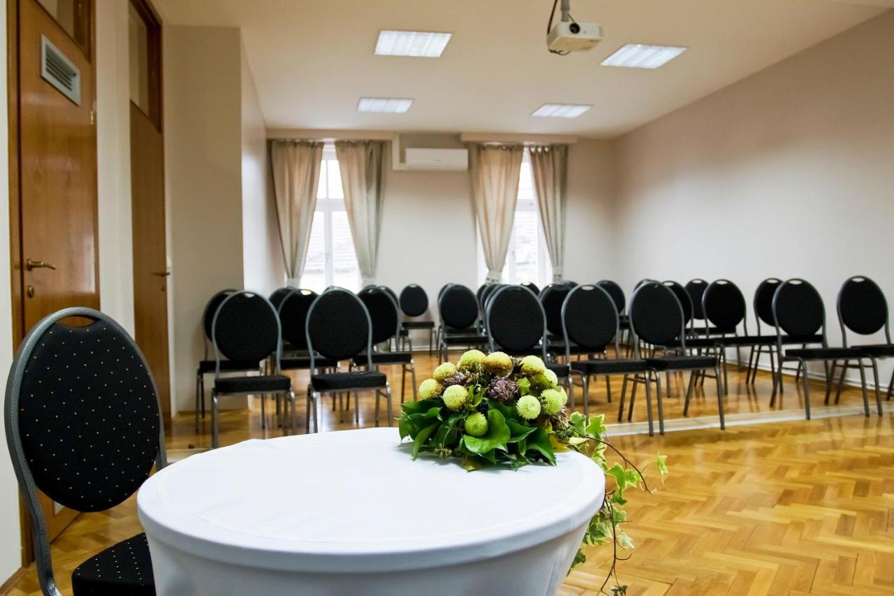 Hotel Pakrac Εξωτερικό φωτογραφία